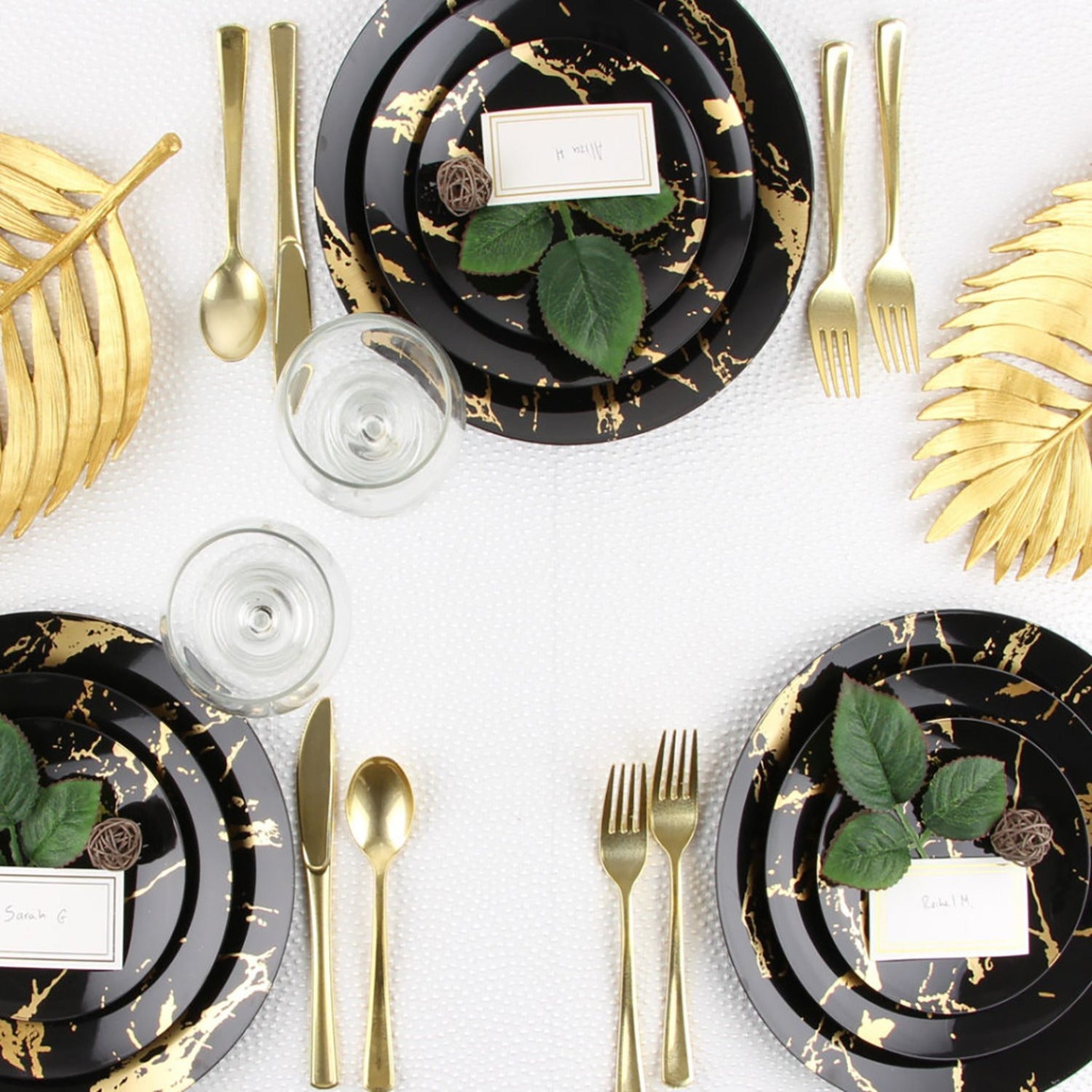 Gold Stroke 9" Black Meal Plate Plastic 10 Pack