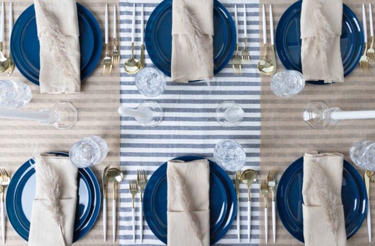 Edge 10" Dark Blue Round Plastic Dinner Plates