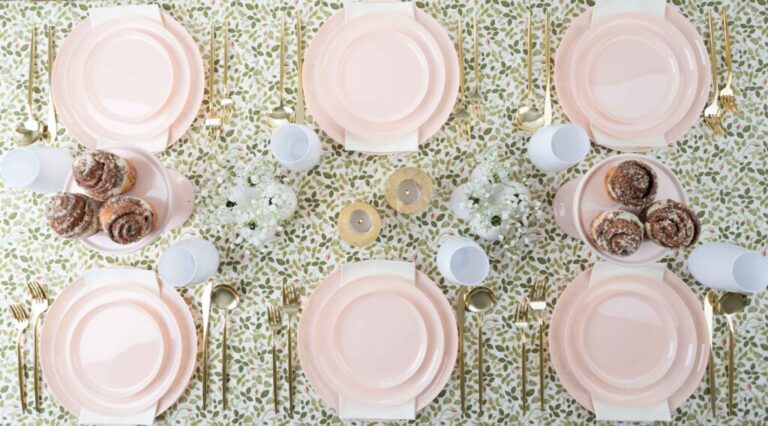 Edge 10" Dark Pink Round Dinner Plastic Plates