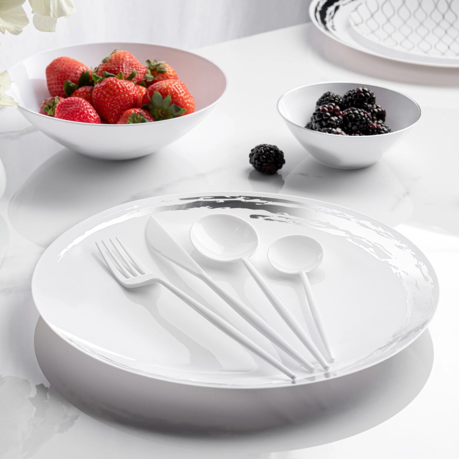 Whisk 7.5" White & Silver Plastic Appetizer/Dessert Plate 10 Pack