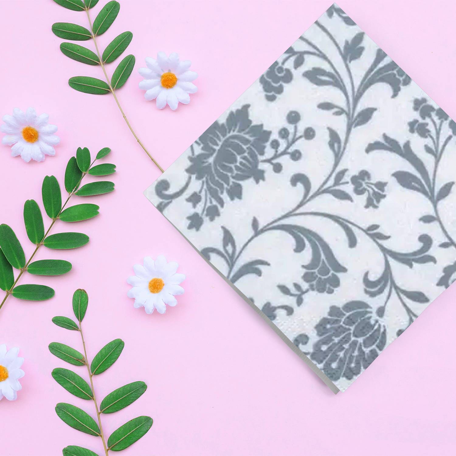 Arabesque White/Silver Lunch Napkins 20 Pack