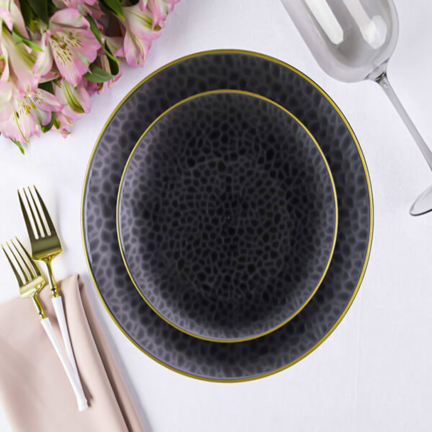 Organic Hammered 10" Black with Gold Rim Disposable Plastic Dinner Plate