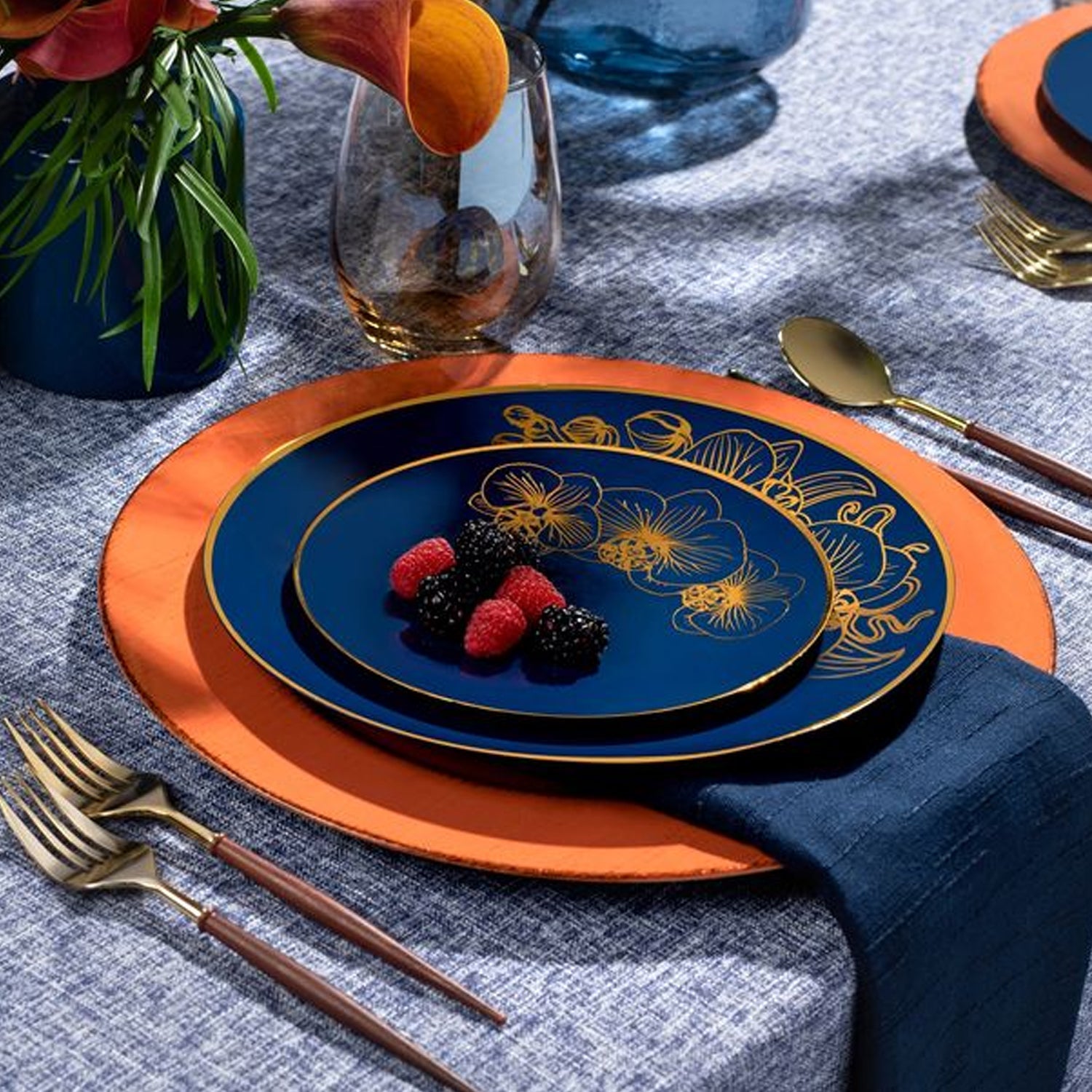 Orchid Royal 7.5" Blue & Gold Plastic Disposable Appetizer/Dessert Plate 10 Pack