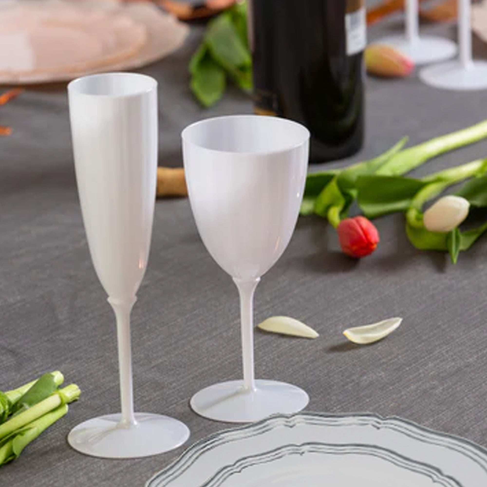 7oz White Plastic Disposable Wine Goblet 8 Pack