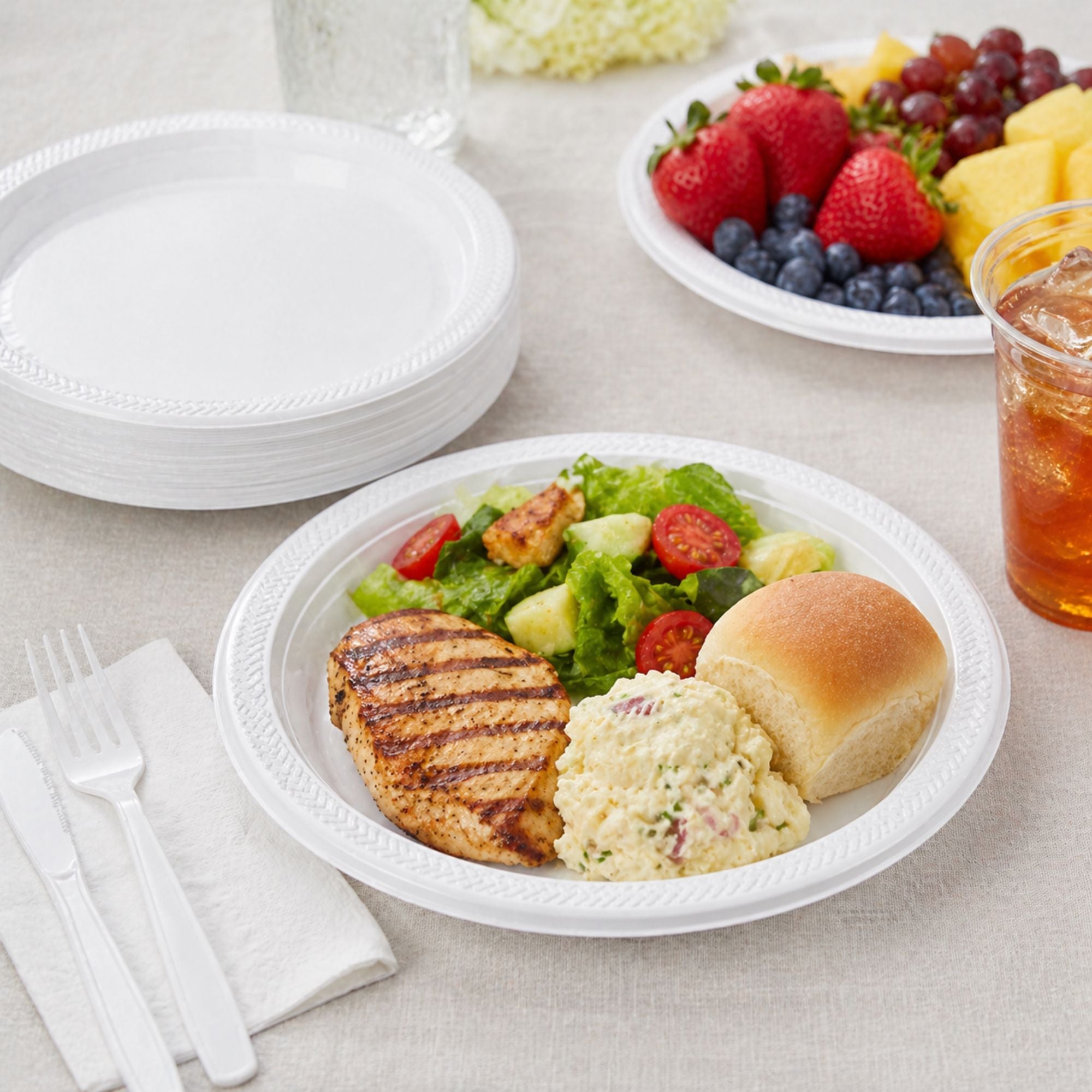 *BUY BULK* 9" White Heavy Weight plastic Plates Disposable